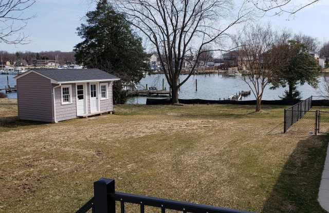 7805 COVE ROAD N Gallery 2