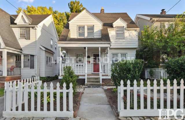 2029 Berdan Ave. photos photos