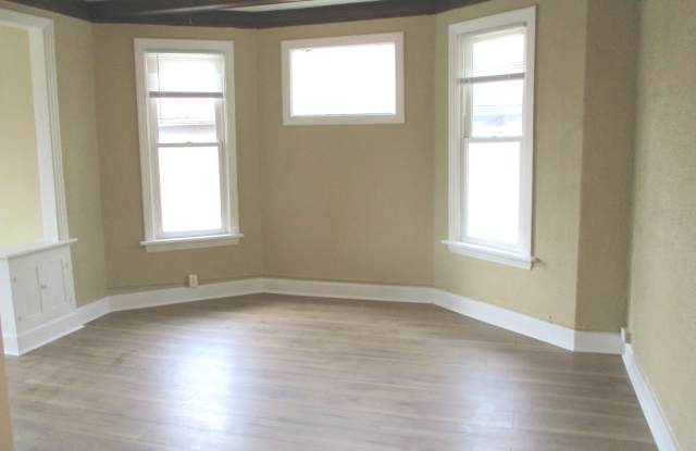 130 Hickory Street Gallery 4