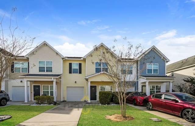 3 Bed 2 Bath Townhome Located in Cokers Commons in Goose Creek! photos photos