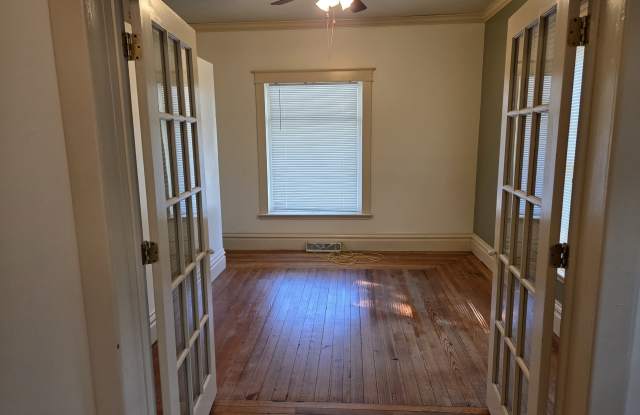 807 Ferris Ct, 1 photos photos