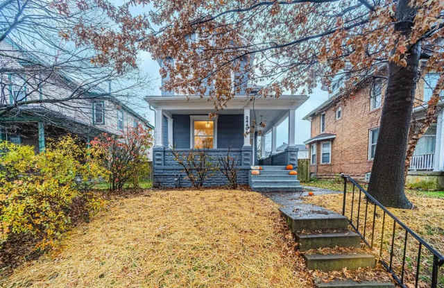 2440 Summit Street photos photos