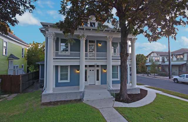402 E LOCUST ST - 402 E Locust, San Antonio, TX 78212