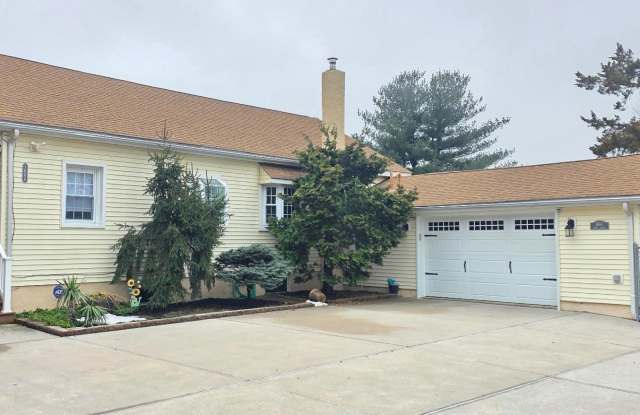 1666 BROWN Avenue photos photos