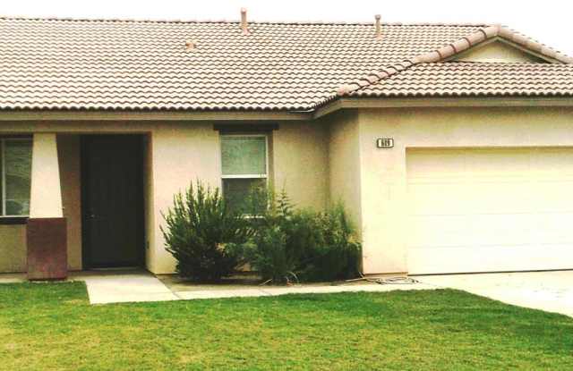 Charming House featuring 4 beds/2 baths Available for Rent - 609 Sunrise Court, Imperial, CA 92251