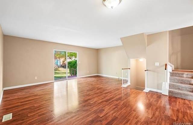 36517 Park Place Drive Gallery 4