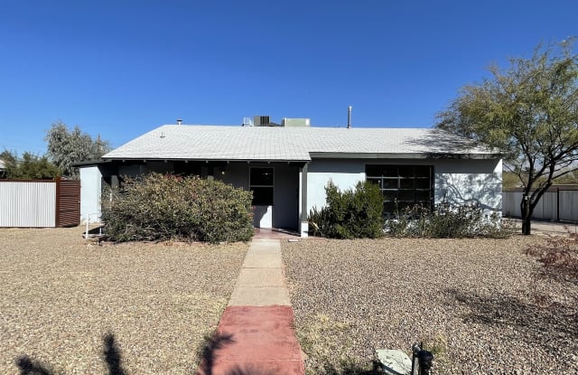 1817 East Lester Street - 4 photos photos