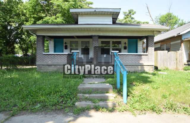 810 N Gladstone Ave photos photos
