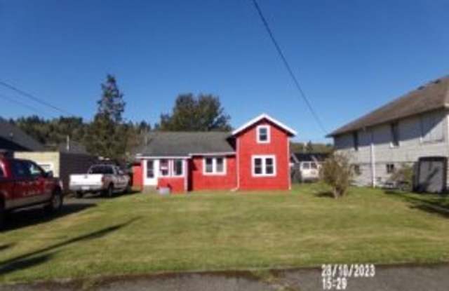 3bd 1ba W/Garage - 2917 Pacific Avenue, Hoquiam, WA 98550