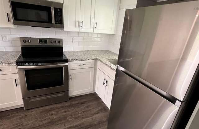 815 NW 2nd Ave photos photos