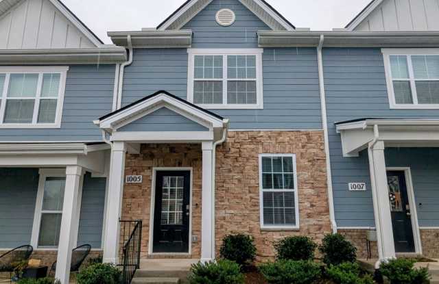 1005 Marcy Landing - 1 photos photos