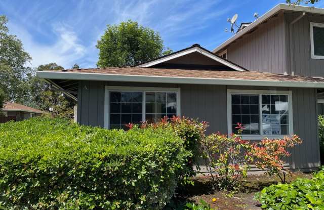 Spacious 2 Bedroom, 1 Bath Apartment w/ 1 Car Covered parking and onsite laundry photos photos