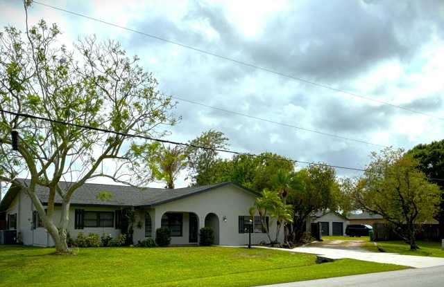 202 SW CRESCENT Avenue Gallery 1