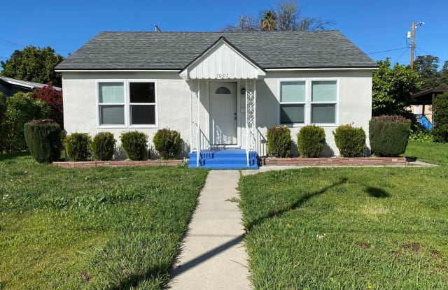 7007 Lindley Ave - 7007 Lindley Avenue, Los Angeles, CA 91335
