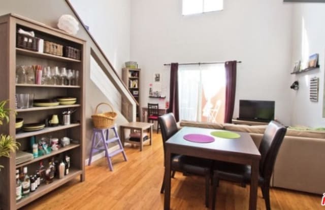 719 INDIANA Avenue - 719 Indiana Avenue, Los Angeles, CA 90291