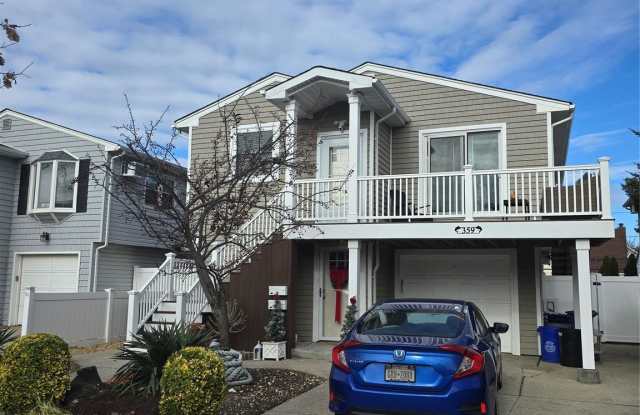 359 E Pine Street photos photos