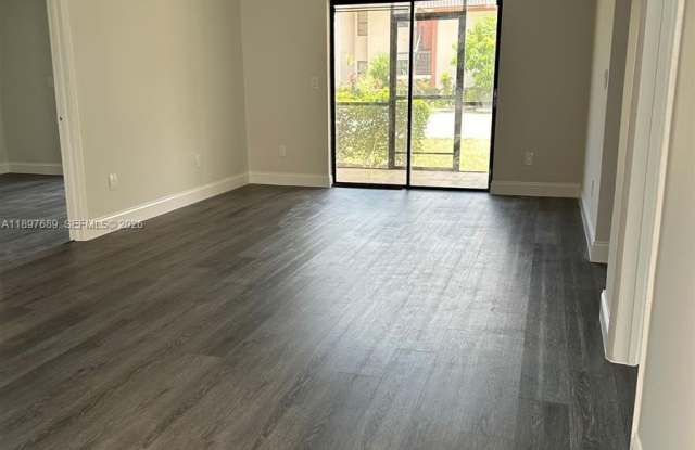 855 NE 209th St photos photos