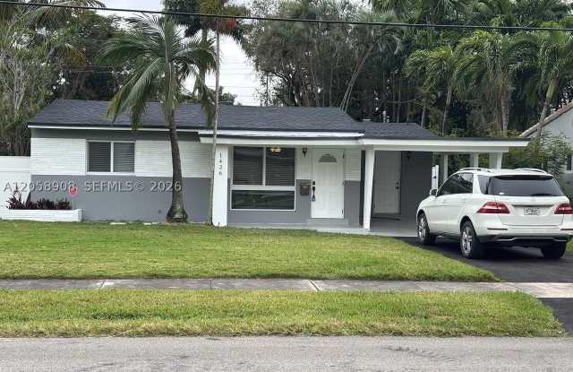 1426 Arthur St photos photos