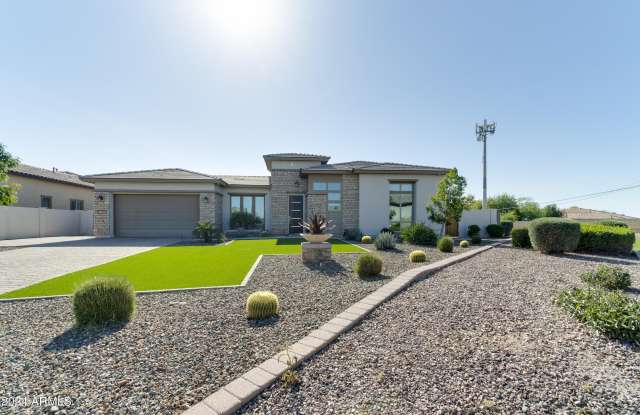 5760 S HUACHUCA Way - 5760 South Huachuca Way, Chandler, AZ 85249