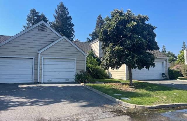 2br/2ba condo with attached garage photos photos