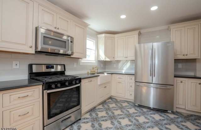 135 Main St photos photos 135 Main St photos photos