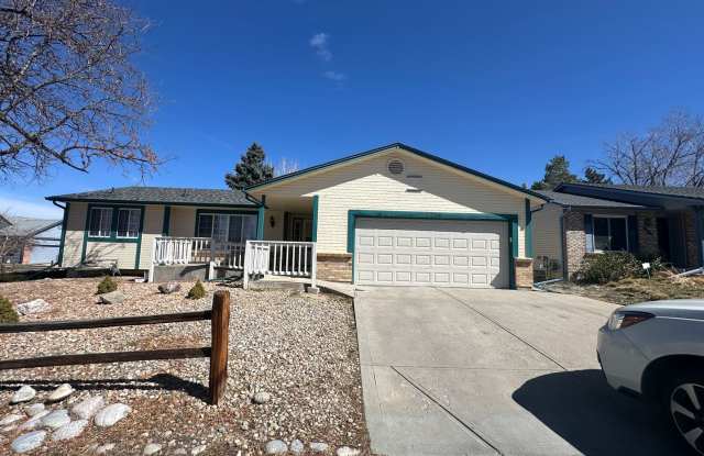5 bedroom 3 bathroom Sinlge Family House in Aurora photos photos