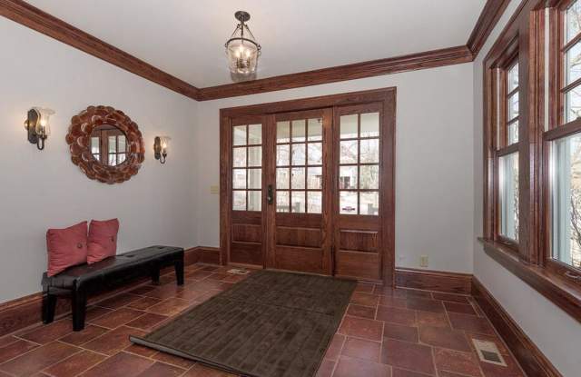 1827 Kenwood Parkway photos photos