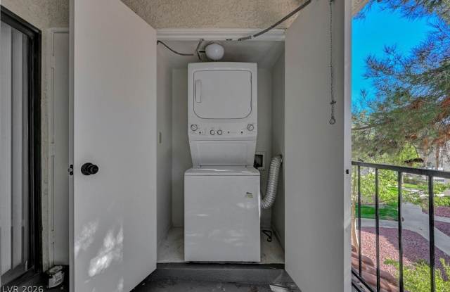 4730 Nara Vista Way Gallery 2