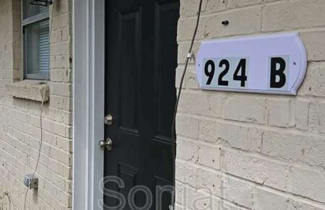 924 Deslonde St. photos photos