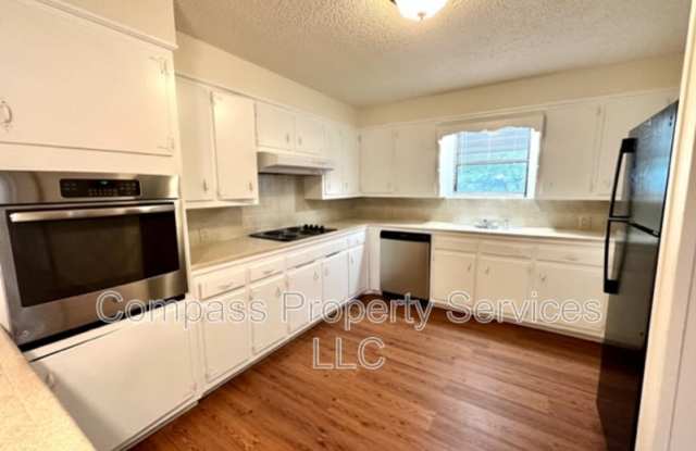 1400 Royal Oaks Dr. Gallery 4