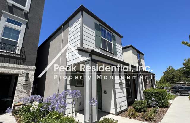 Newer 3bd/2.5ba West Sacramento Home with 2 Car Garage! Gallery 3