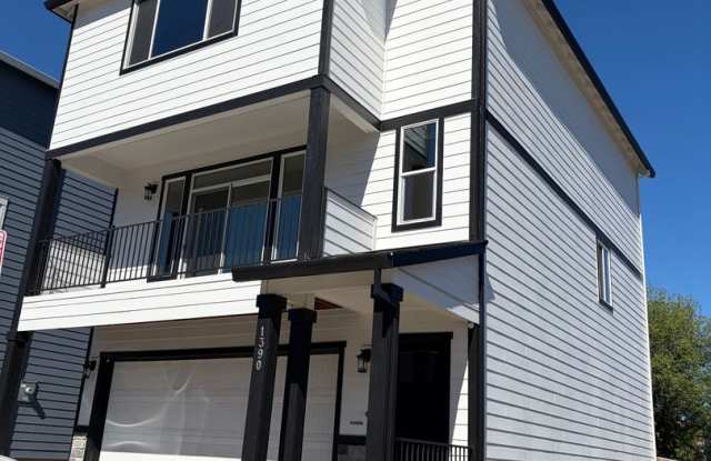 Newer Home in Crestview Crossing - Ideal Newberg location & a Neighborhood Park! photos photos