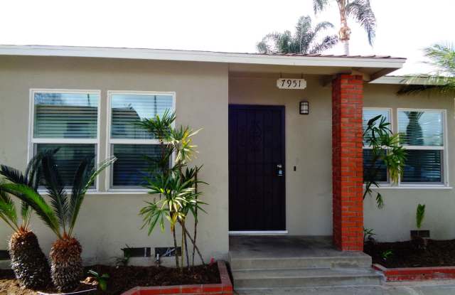 2 Bed 1 Bath Uptown Duplex for Rent with Central A/C and Hardwood Floors, Large Backyard- Coming Soon July 20 - 7953 Newlin Avenue, Whittier, CA 90602