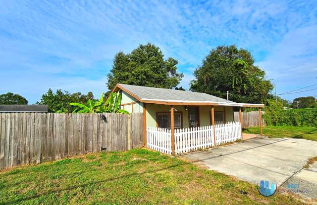 Flexible Commercial Space Available for Monthly Lease on Busy Combee Road, Lakeland FL Gallery 4