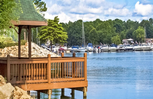 Sailpointe at Lake Norman Apartment Homes photos photos
