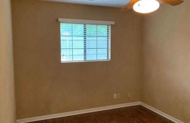 1002 Henrietta St. Gallery 3