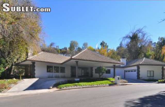 4900 Queen Victoria - 4900 Queen Victoria Road, Los Angeles, CA 91364