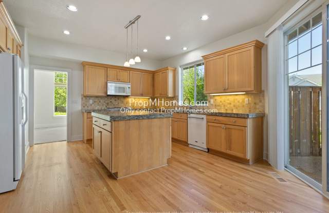 Spacious 5-Bedroom Oasis in the Heart of Five Oaks! photos photos