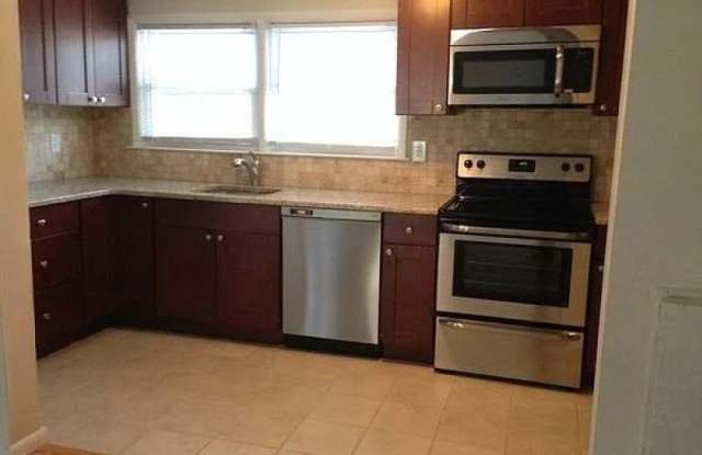 1130 Sussex Tpke photos photos