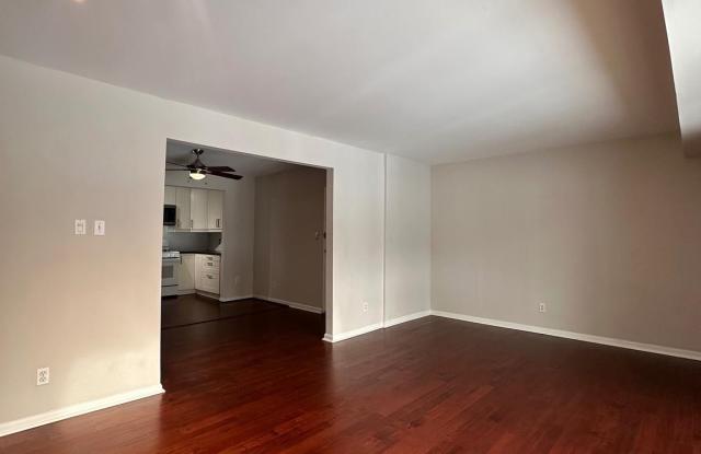 11625 VANTAGE HILL Road Gallery 4