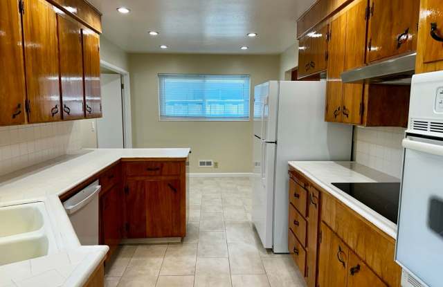 Charming 3 Bedroom, 2 Bath Duplex in Mountain View near Sylvan Park photos photos