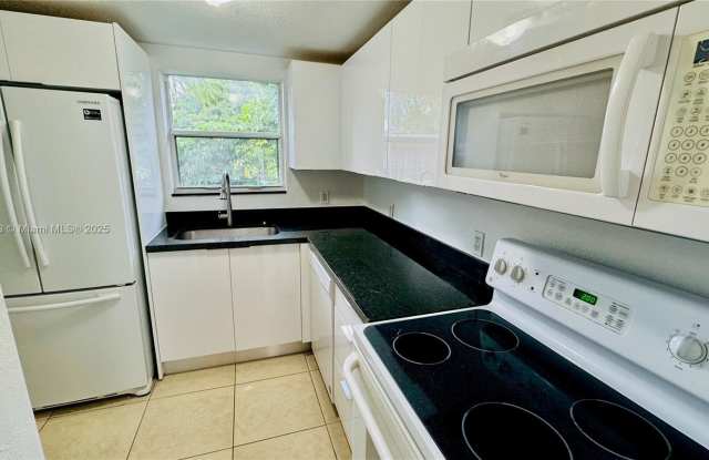 1150 99th St photos photos