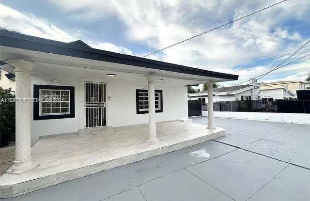 248 SW 18th Ct photos photos