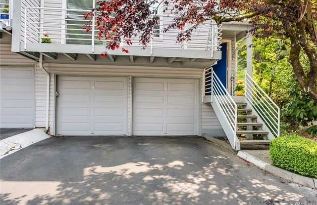 Beautiful 2 Bed 1.5 Bath in Sought After Woodridge, Bellevue. Gallery 3