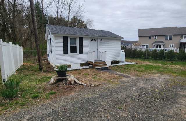 615 Marion Avenue - 615 Marion Avenue, Hartford County, CT 06479
