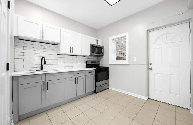 5749 W Chicago Gallery 4