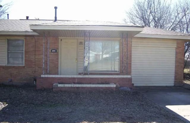 2610 NW Lindy ave - 2610 Northwest Lindy Avenue, Lawton, OK 73505