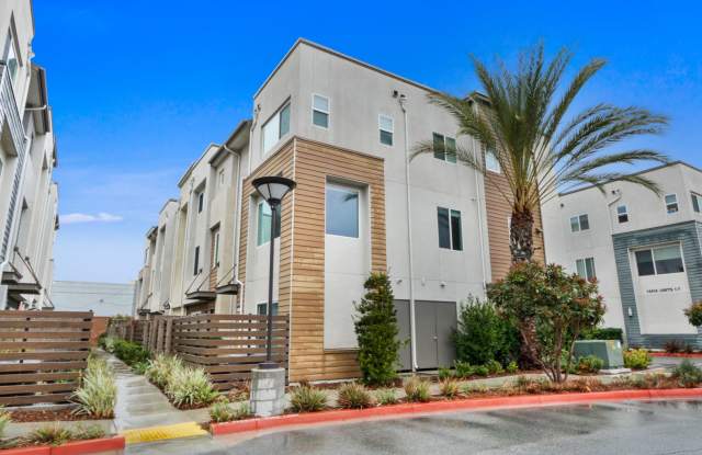 Gorgeous Tri-Level Townhome with Attached 2 Car Garage! photos photos