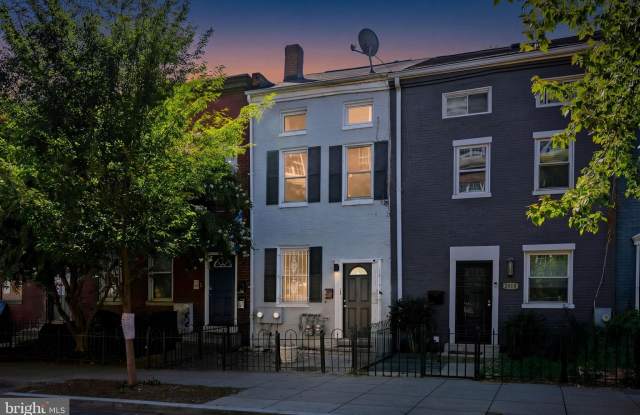 2016 10TH Street NW Gallery 1