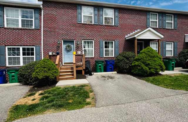 3 Bedroom 2 Bath Townhouse photos photos